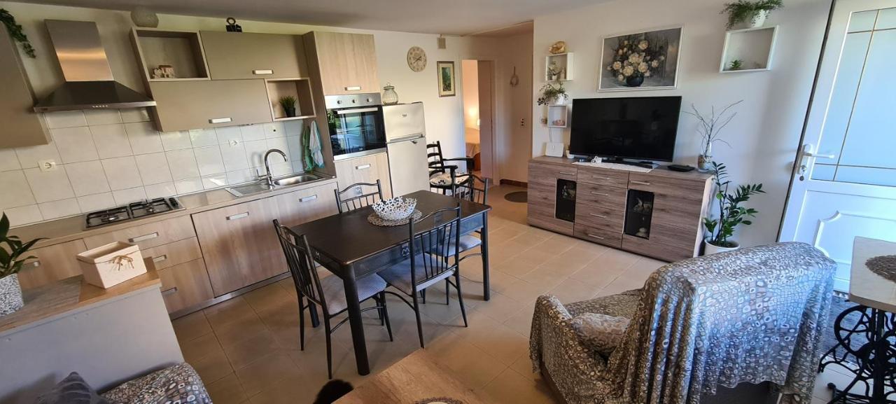 Apartmani Fani Supetar Zewnętrze zdjęcie
